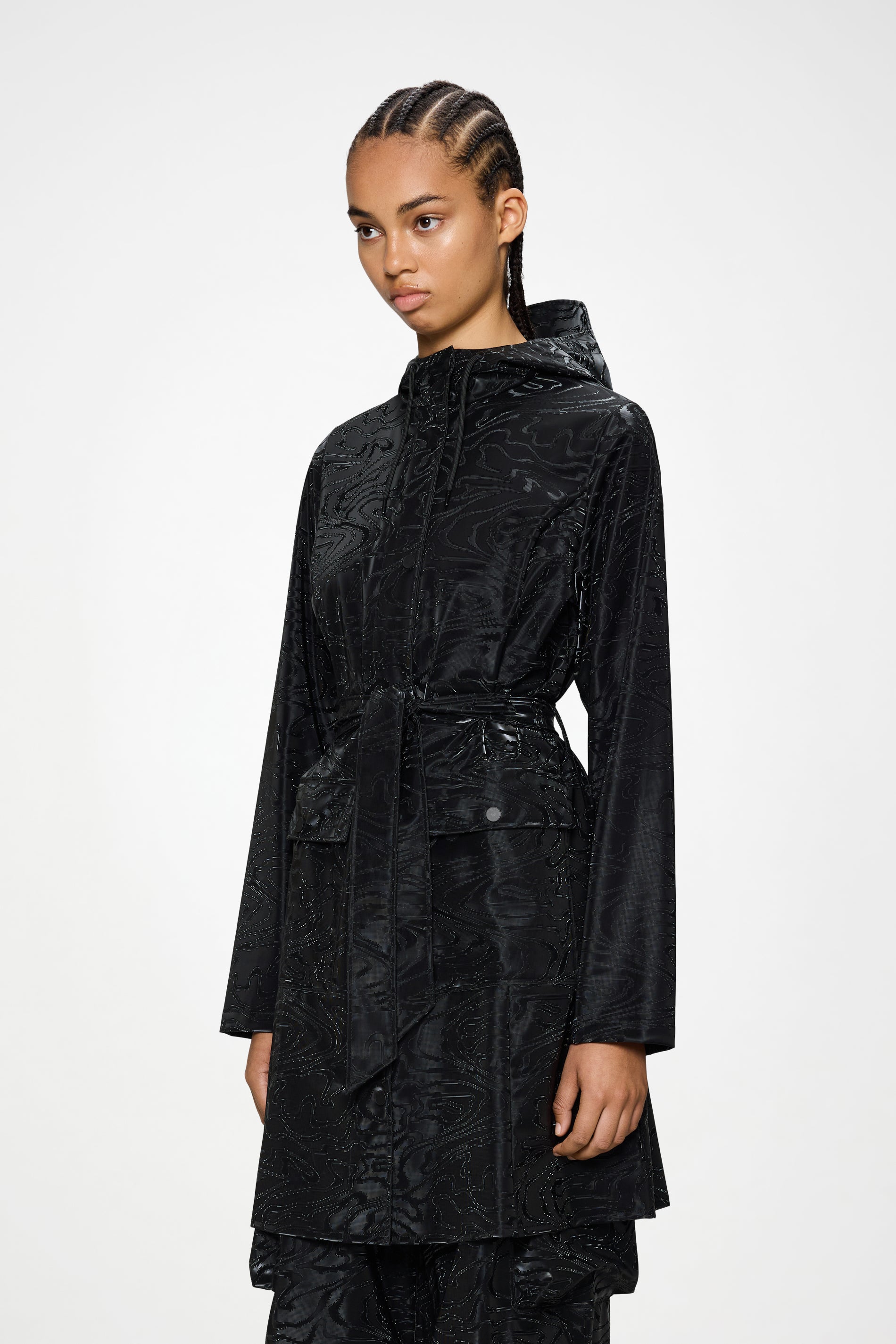 RAINS Curve Long Jacket
Amp Jacket