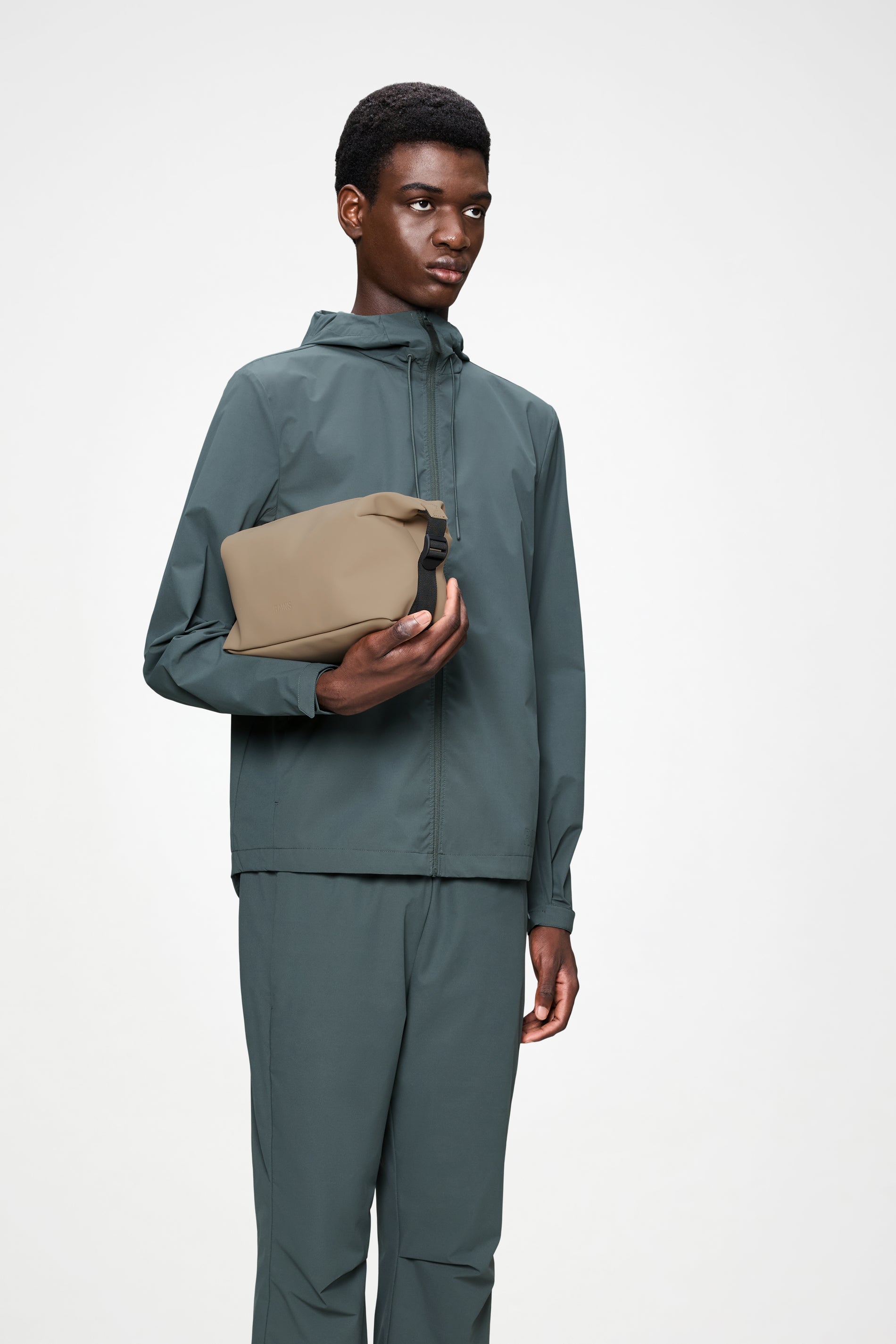 RAINS Hilo Wash Bag Beige 4.40L H15 x D13 x W26 cm Wash Bag