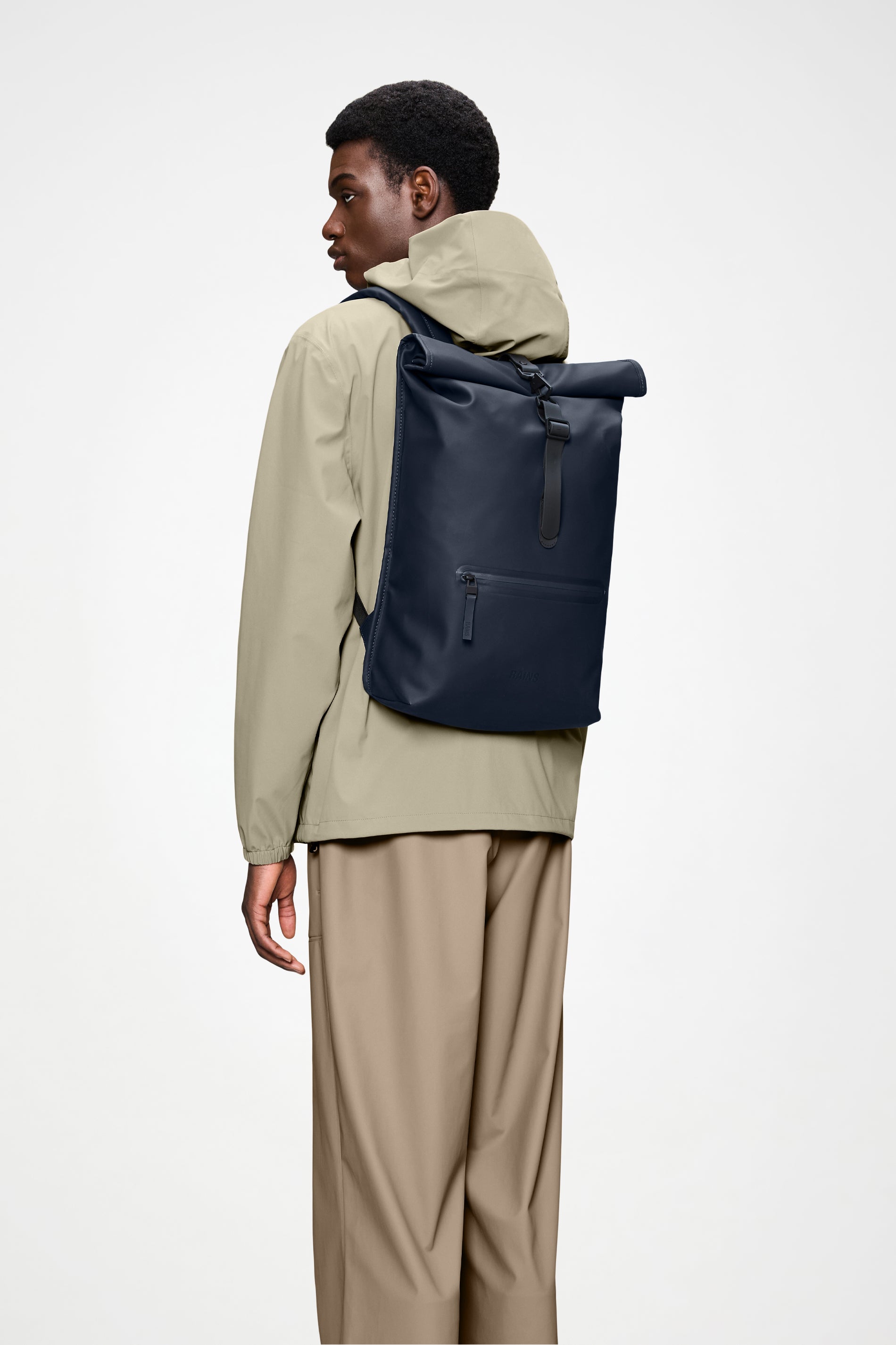 RAINS Rolltop Rucksack Navy 17L H60 x D11 x W32 cm Backpack