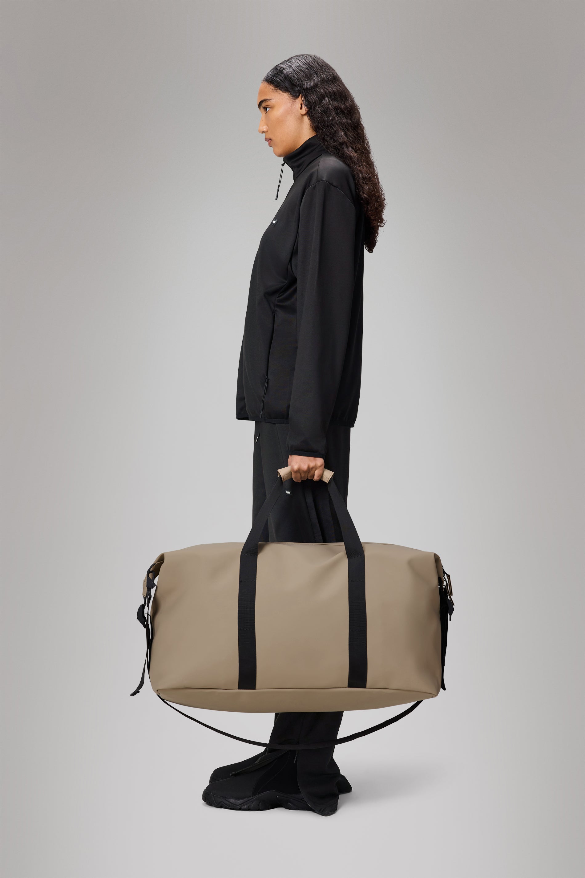 RAINS Hilo Weekend Bag Large Beige 47L H40 x D27 x W70 cm Weekender