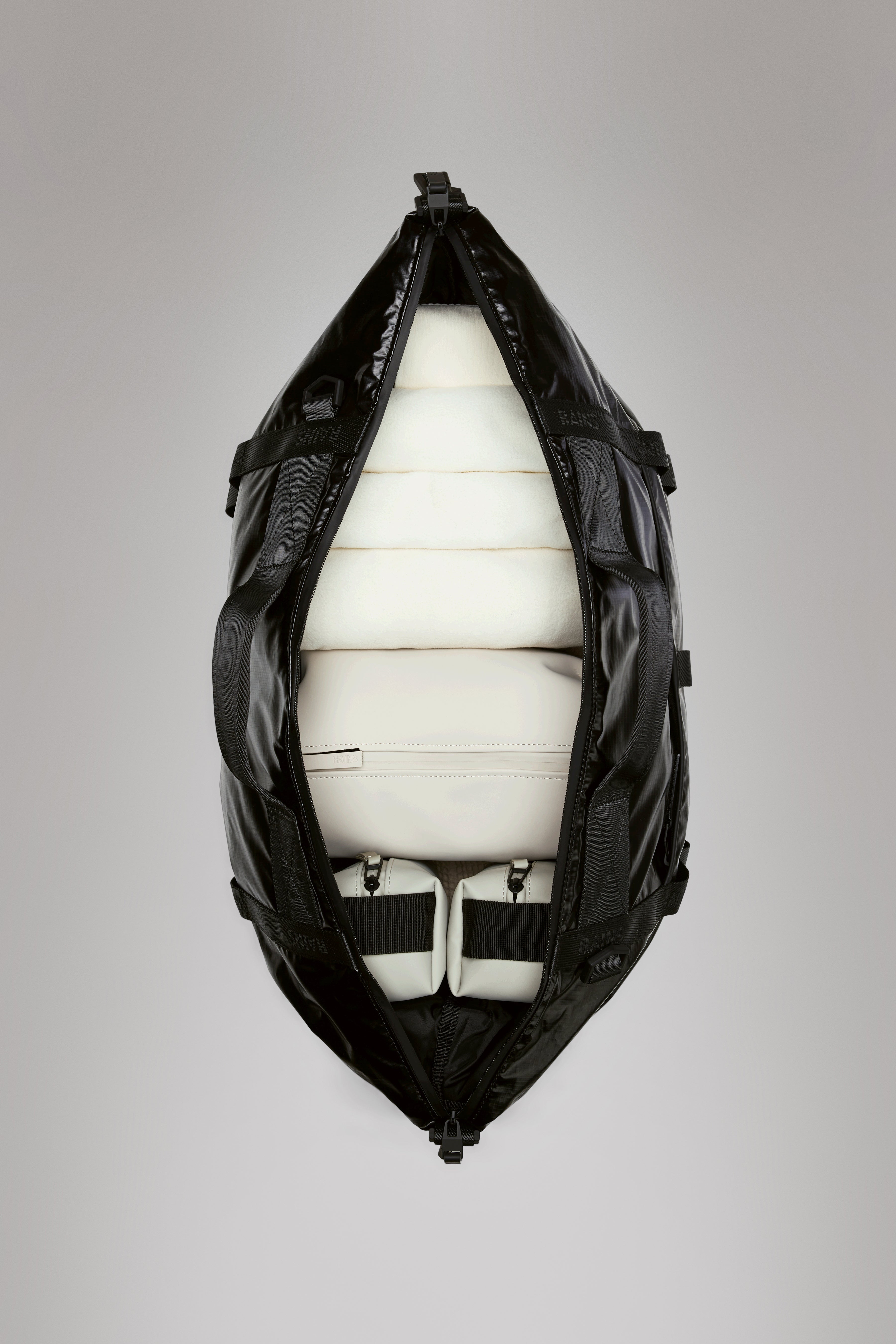 RAINS Sibu Weekend Bag Black Weekender