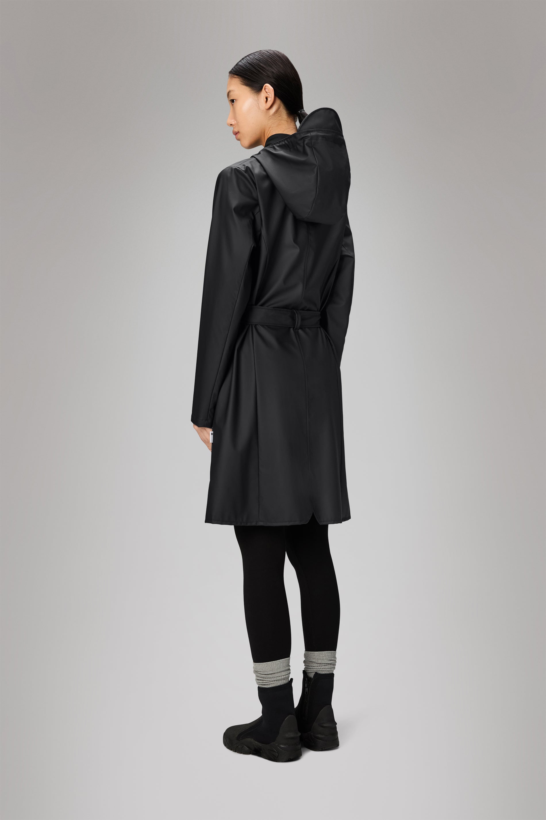 RAINS Curve Long Jacket
Black Jacket