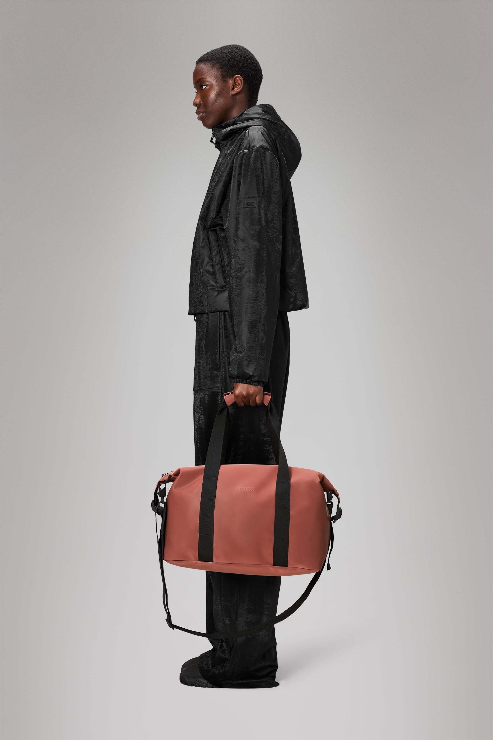 RAINS Hilo Weekend Bag Small Honor 18L H29 x D18 x W50 cm Weekender