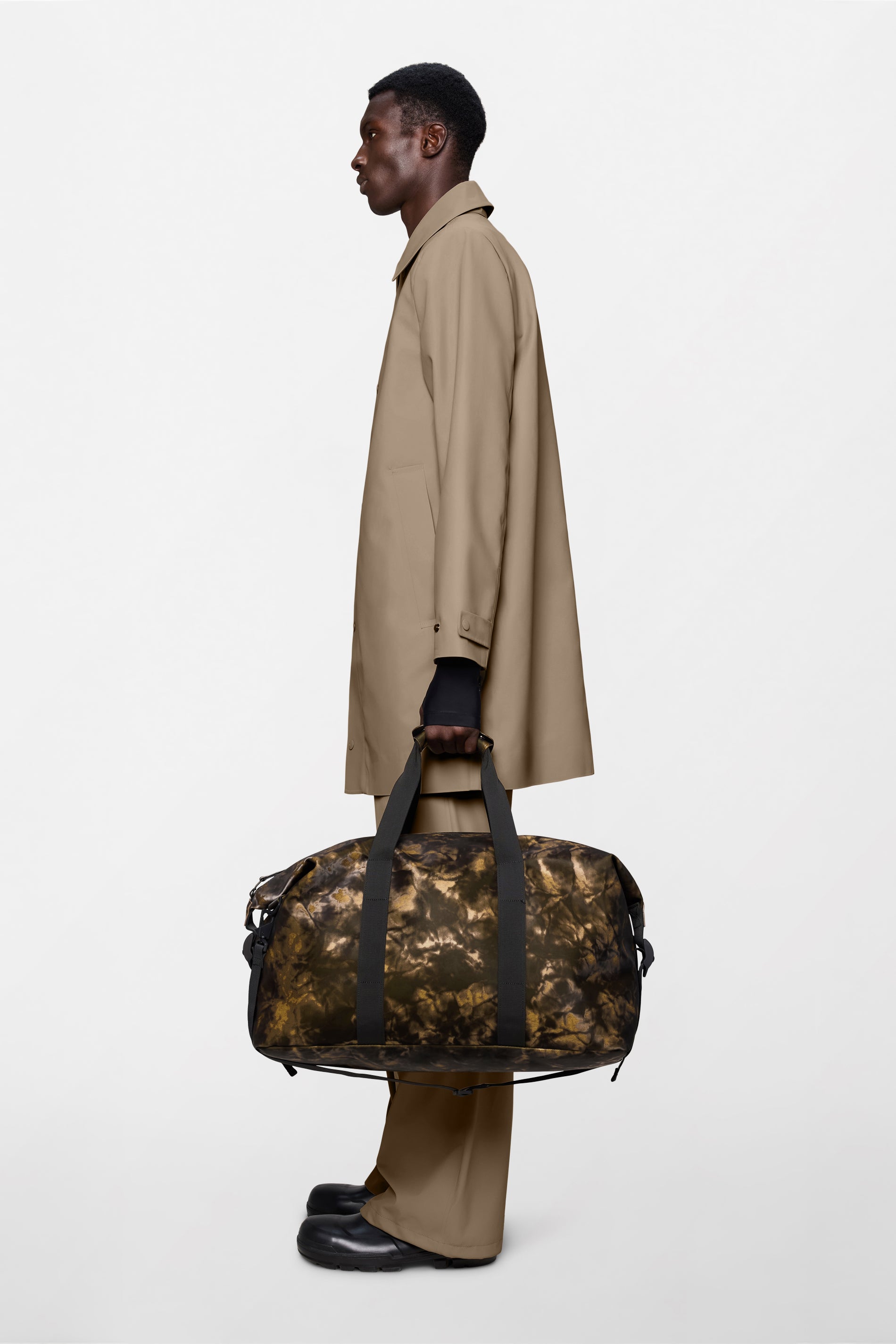 RAINS Hilo Weekend Bag Muddy Weekender