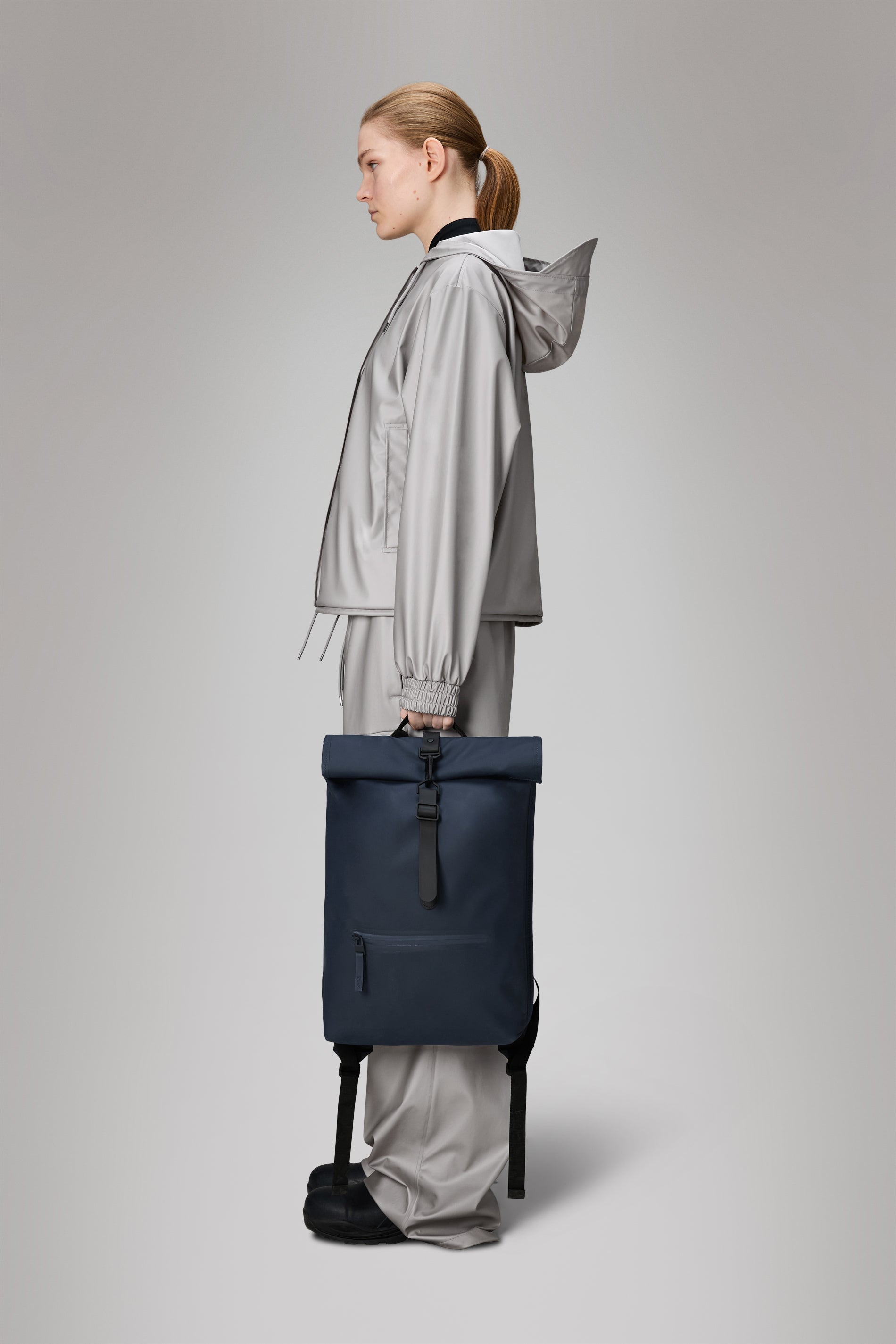 RAINS Rolltop Rucksack Navy 17L H60 x D11 x W32 cm Backpack