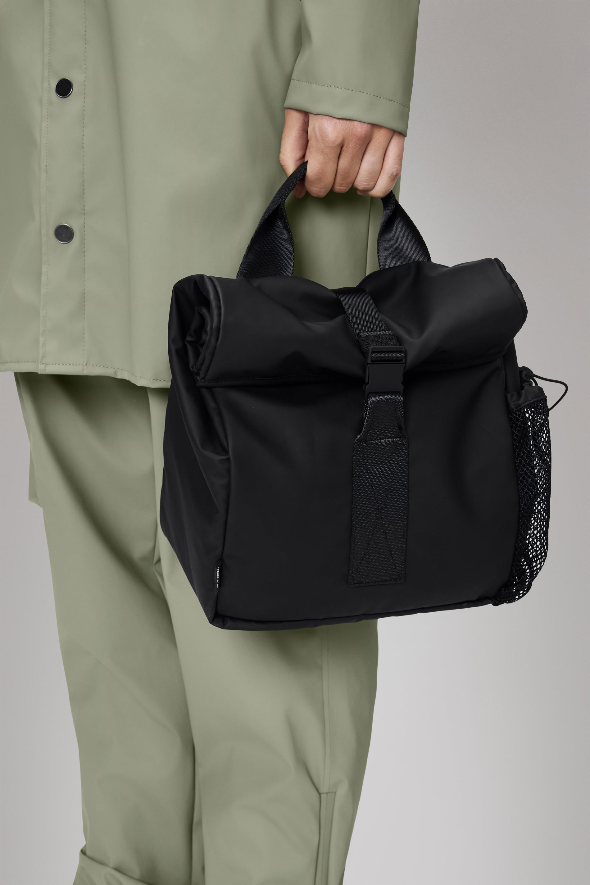 Rains Lunch Bag Large Black 13.50L H38 x D14 x W24 cm Lunch Bag