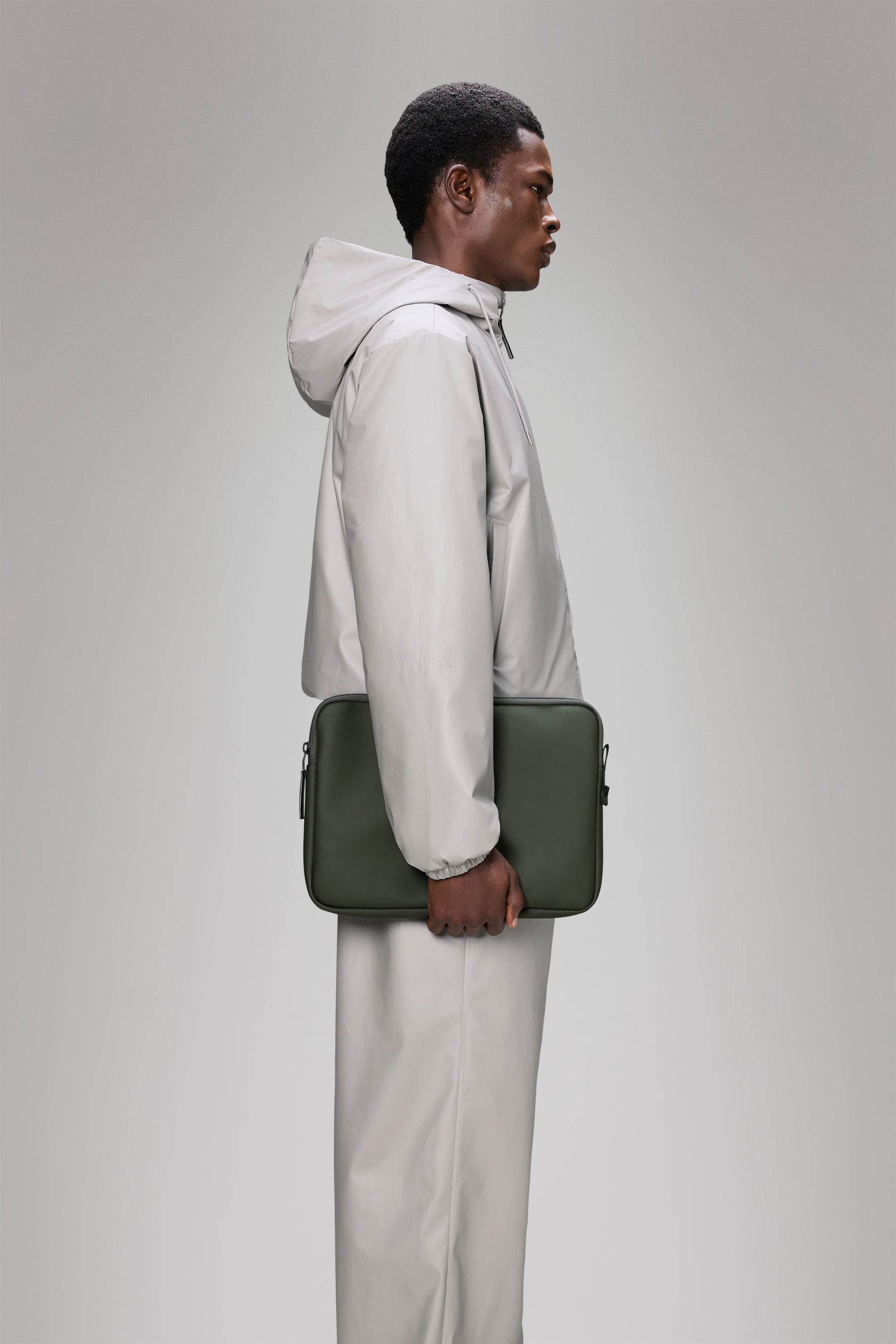 RAINS Trail Laptop Case 13″/14″ Green 2.20L H25 x D2.50 x W35 cm Laptop Case