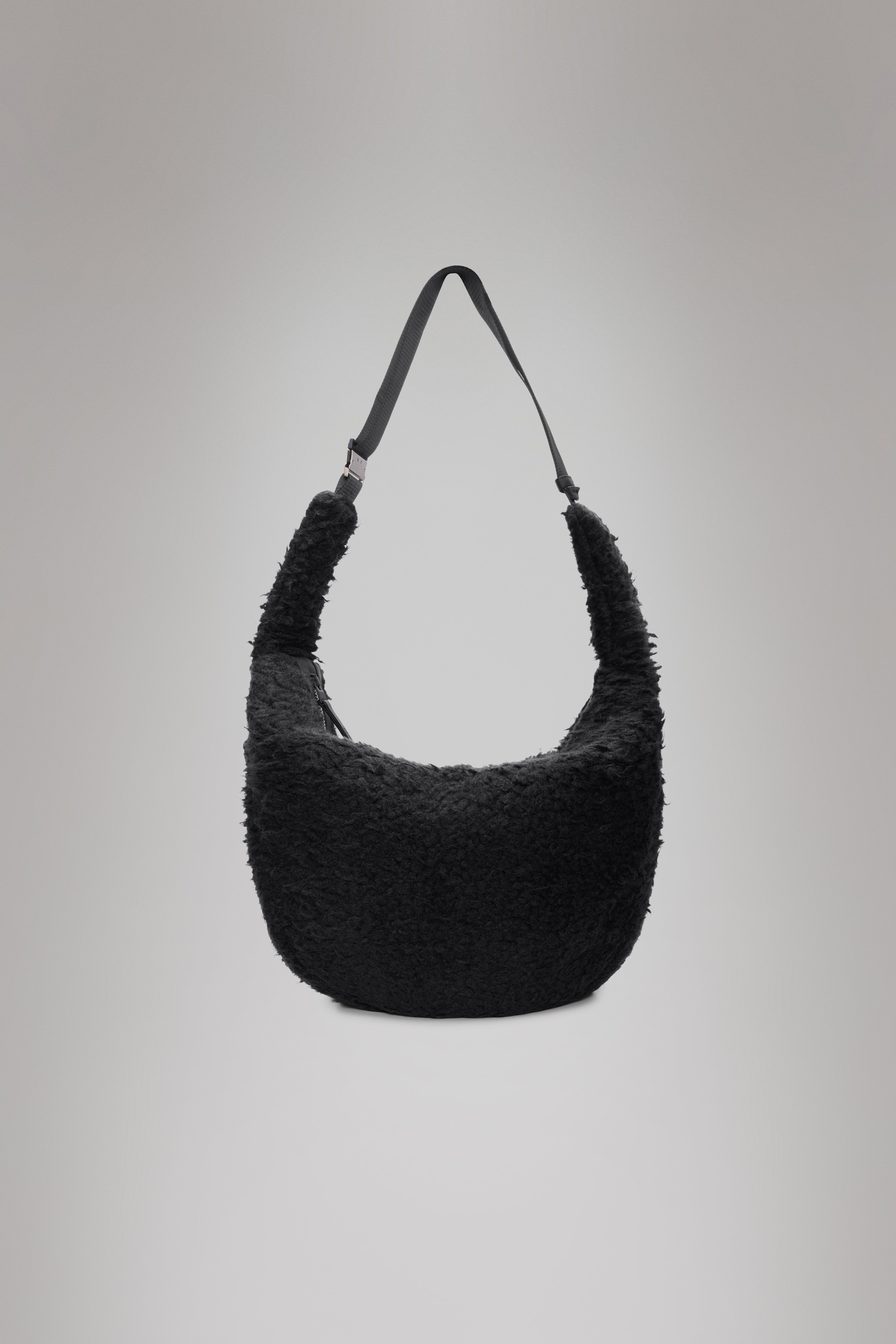 RAINS Valera Vision Shoulder Bag Large Black 23L H40 x D13 x W45 cm Crossbody