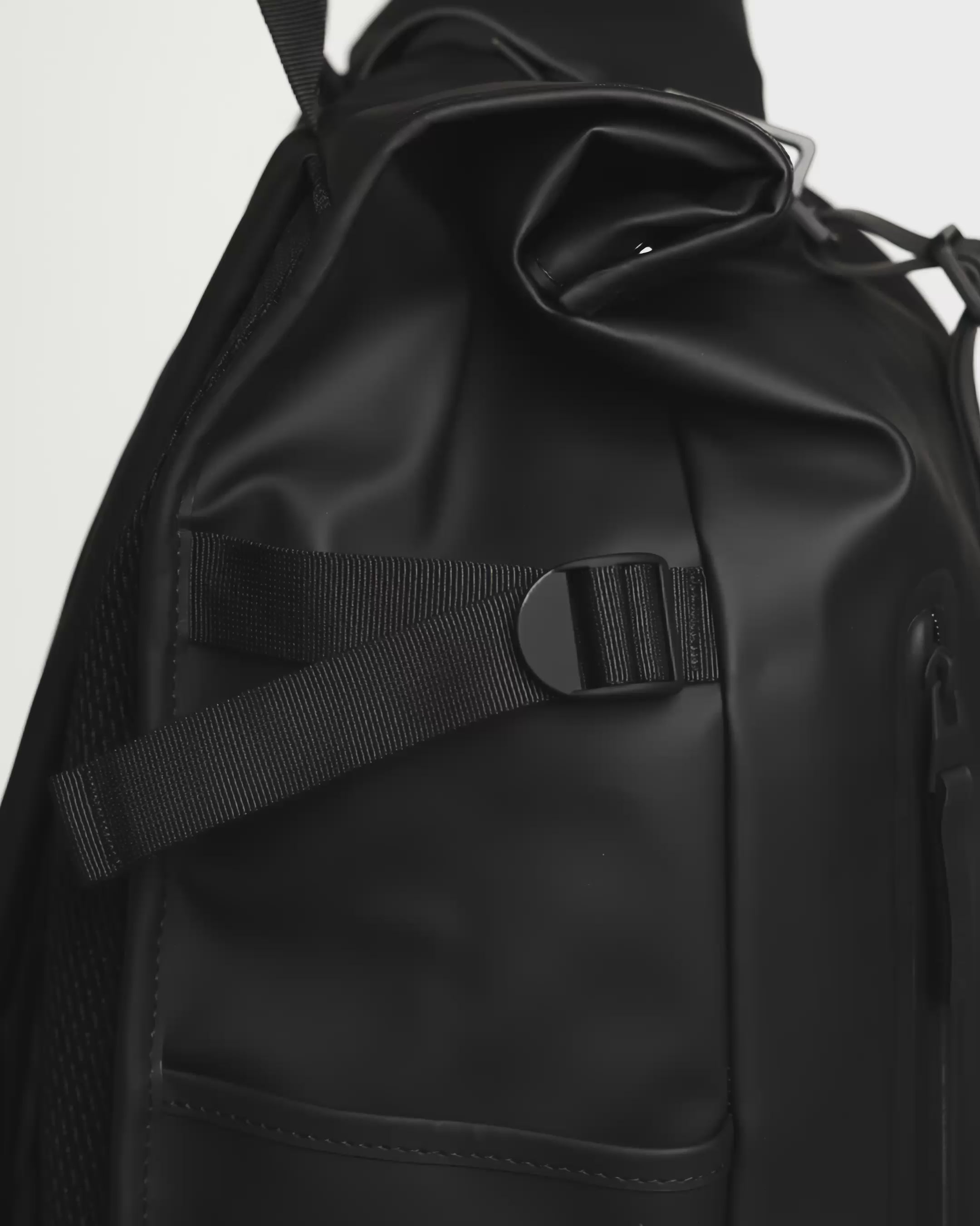 External laptop pocket